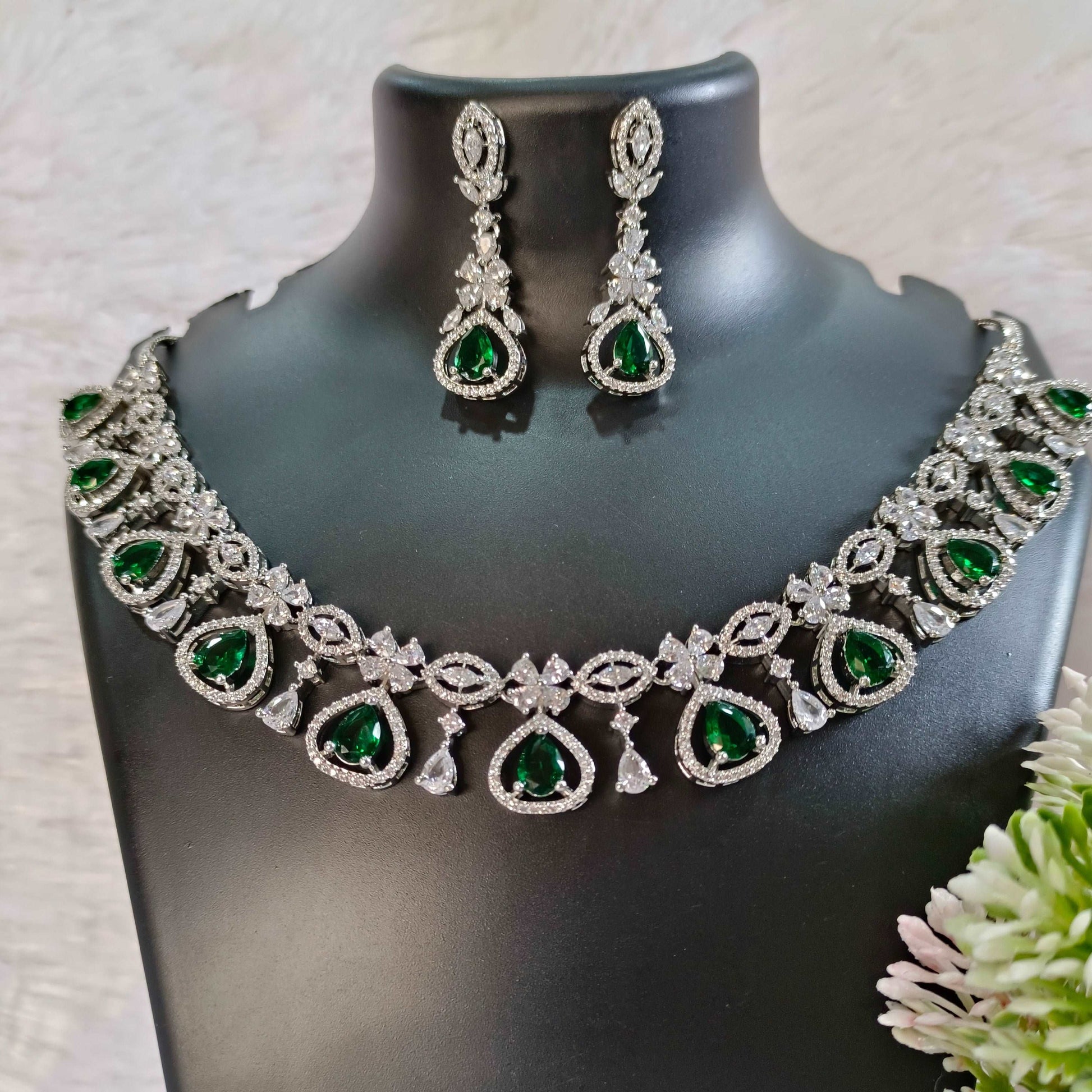 Emerald Green Parineeti Jewellery set. – Jewelskreation-by jiya bhojwani